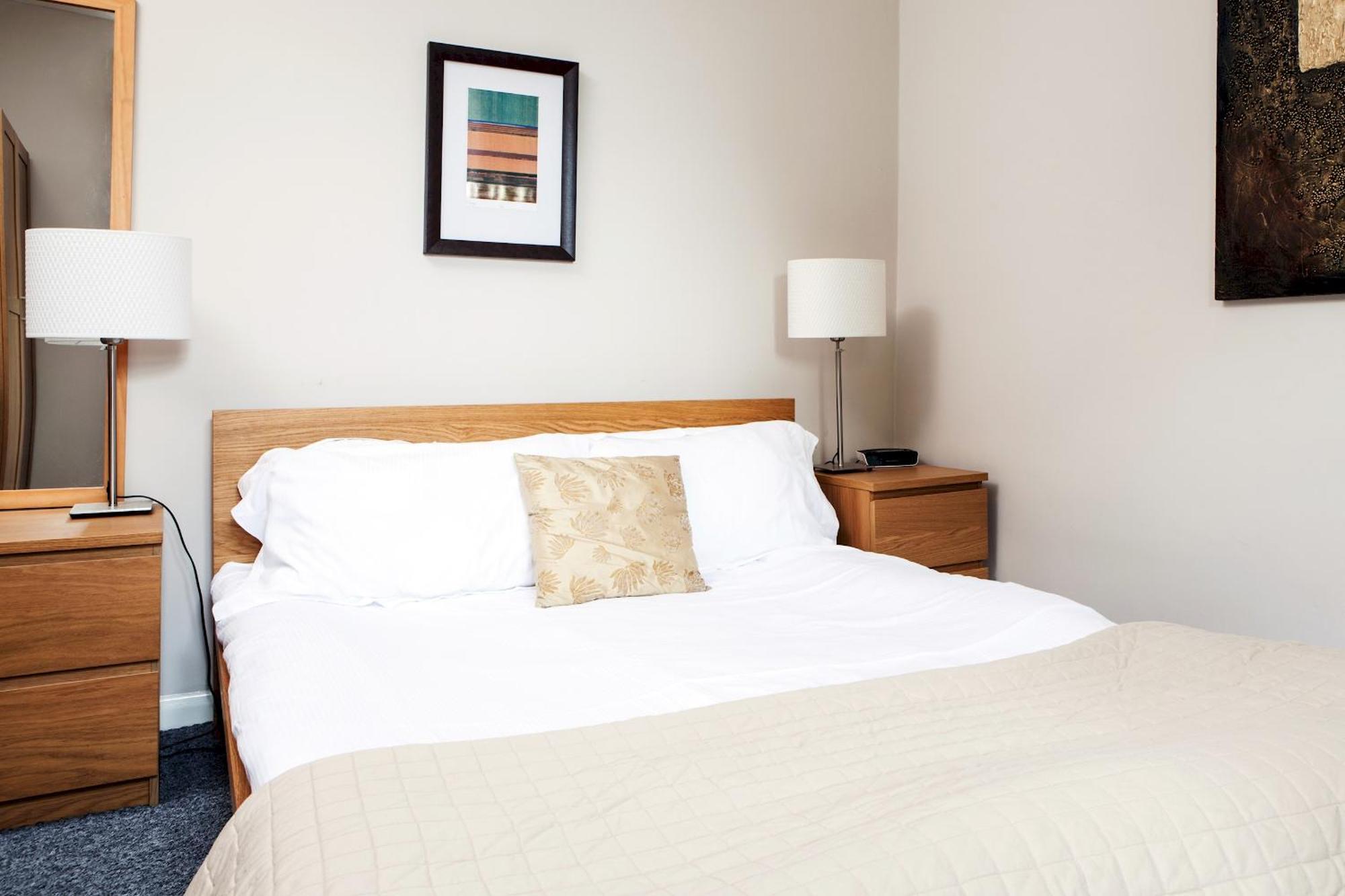 Madison Hill - Bedford Hill 1 - One Bedroom Flat Лондон Экстерьер фото